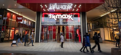TJ Maxx se arma en Espa&ntilde;a: ficha en Cushman en busca de su primera apertura en 2026