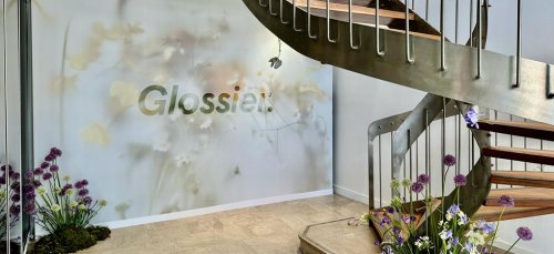 Emily Weiss (Glossier): &ldquo;En la belleza, tener &eacute;xito sin asociarse a celebridades es exigente&rdquo;