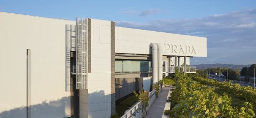 Prada, inmune a la crisis del lujo: arranca 2025 con un crecimiento de ventas del 13%