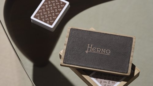 La italiana Herno se adentra en el hogar, desde la fragancia hasta la decoración